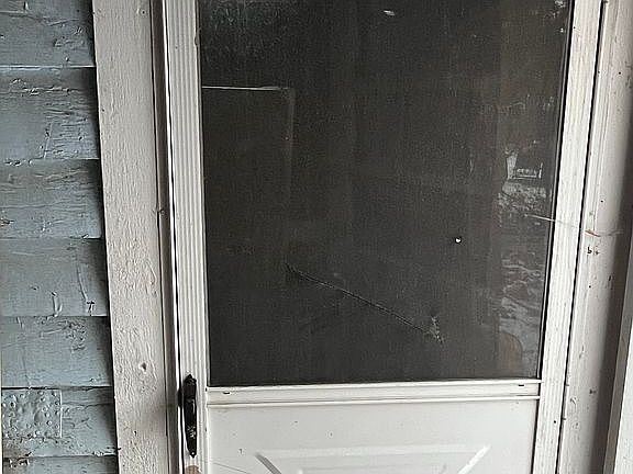 3rd image of 218 Chestnut St