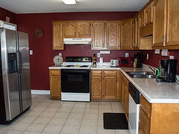 4th image of 121 Christian Dr NW