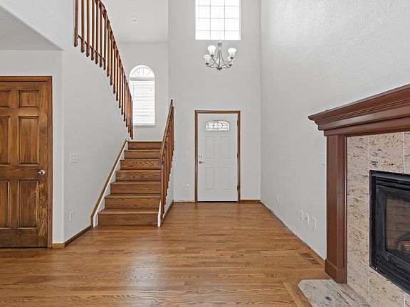 New 2022 Hardwood floors throughout home.