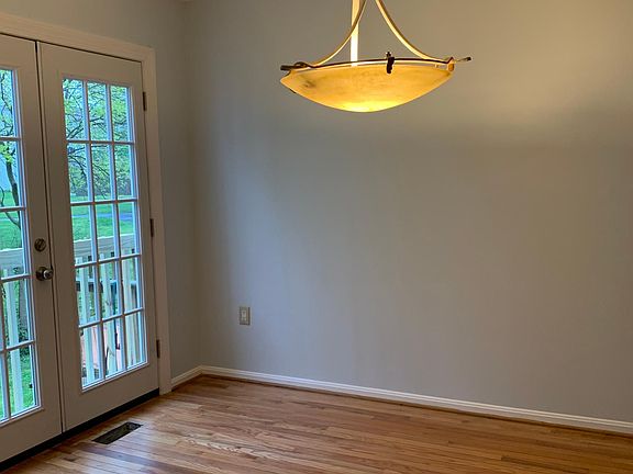 4th image of 10689 Campus Way S