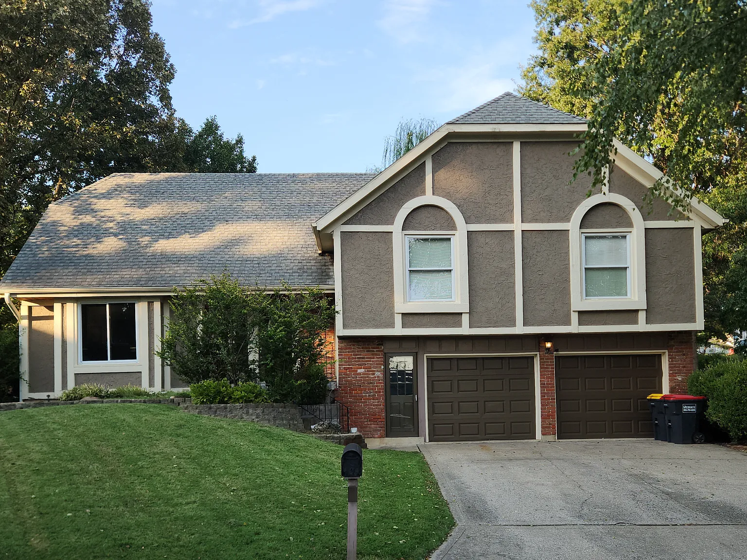 4 bed, 2.5 bath, 2162 sqft, $2,675 — Photo 1
