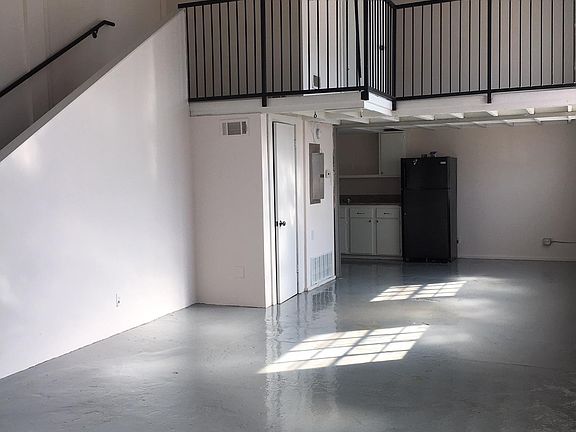 4th image of 2501 S Harwood St APT 9