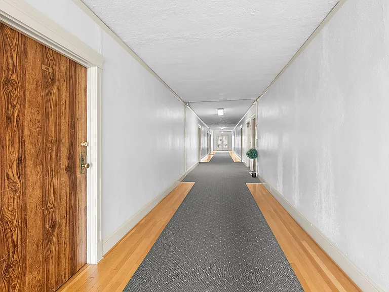 Historic Paramount Apartments — Photo 42