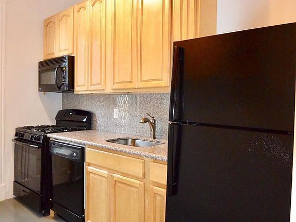 3rd image of 1121 8th Ave APT 3L