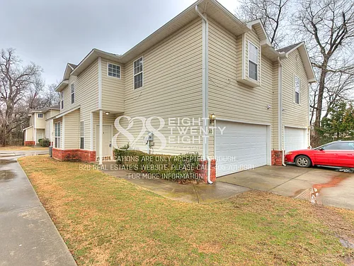2924 Oak Tree Ave Photo 1