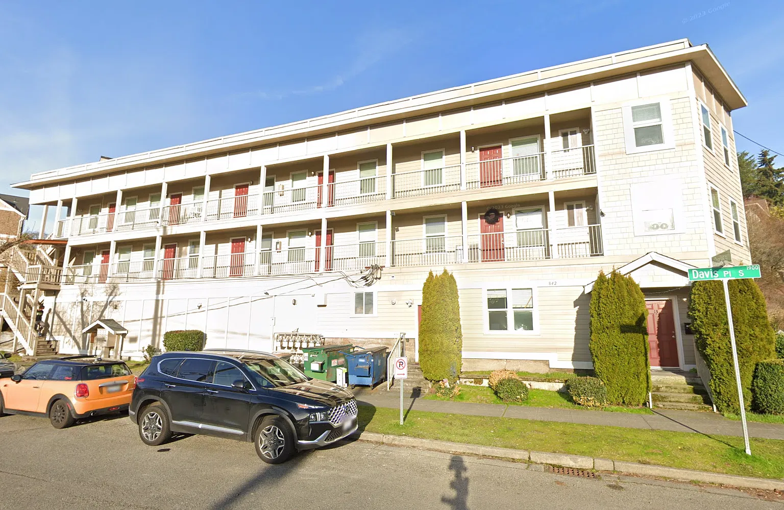 Davis Place Apartments — Photo 1