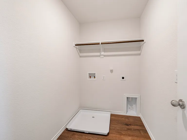 218 Mina St — Photo 4