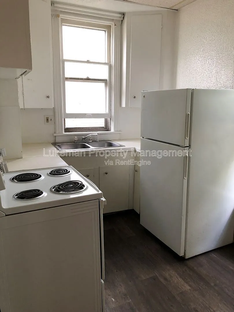 Building Photo - 609 Pearl St #1