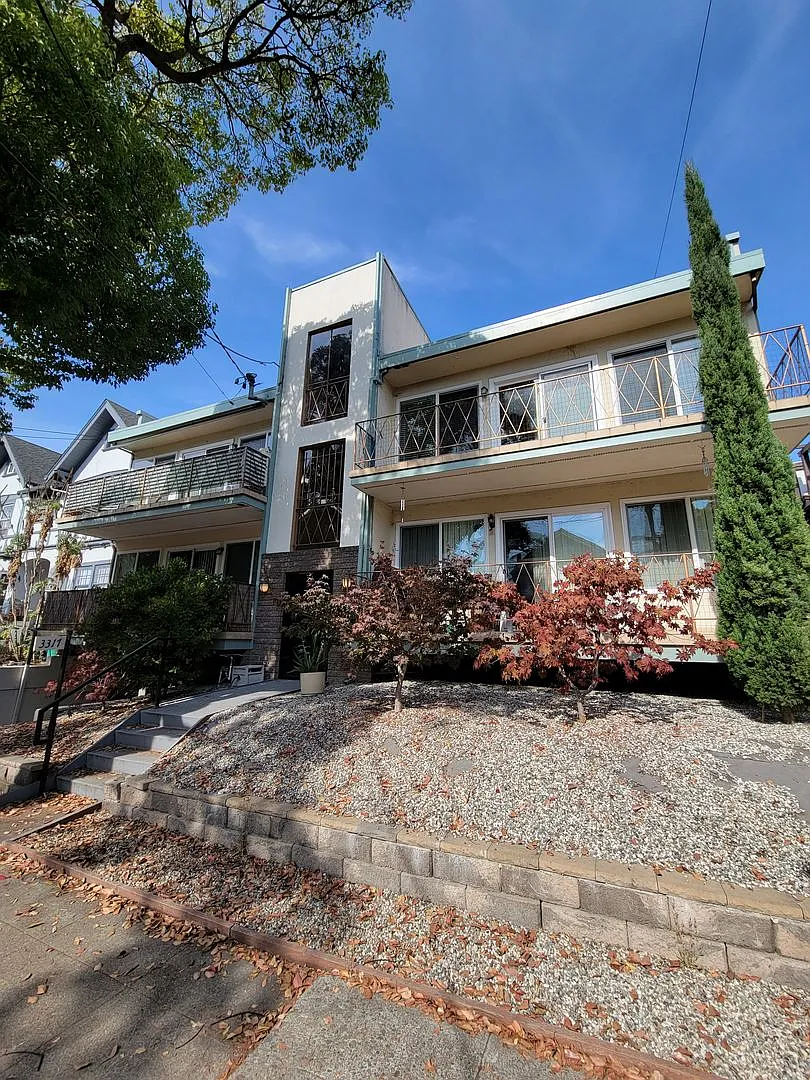 Building Photo - 3317 Kempton Ave