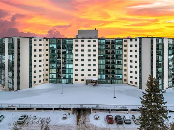 19 Woodlawn Rd E #303, Guelph, ON N1H 7B1