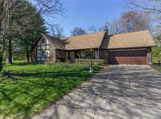 3828 Clubhouse Ct, Greenwood, IN 46142