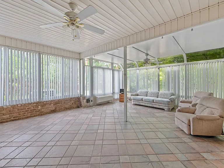 6740 Scotts Pl — Photo 35