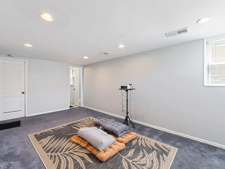 8311 Kolmar Ave — Photo 16