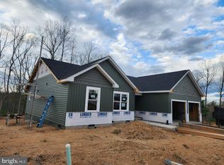 904 Basin Dr, Inwood, WV 25428