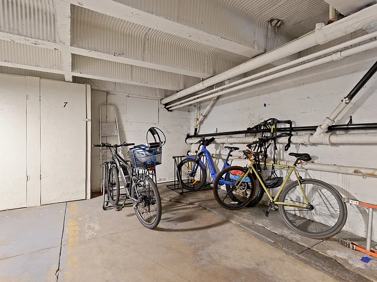 1481 Ash St #4 — Photo 37