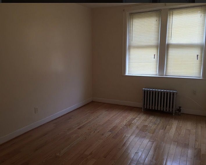 2nd image of 2322 31st Ave APT 1