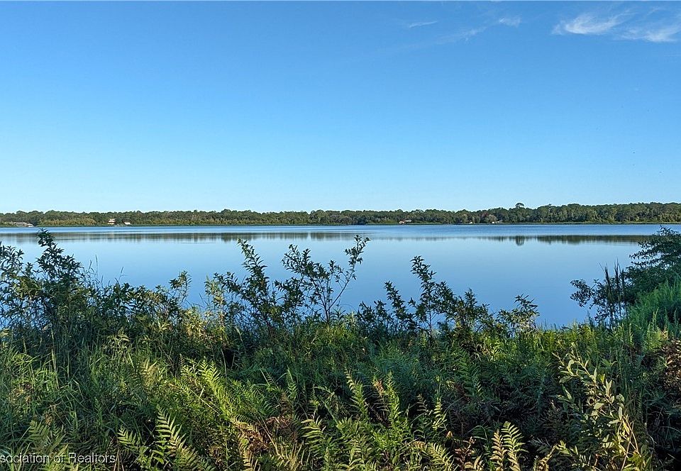 2nd image of 6721 Lakeside Dr E