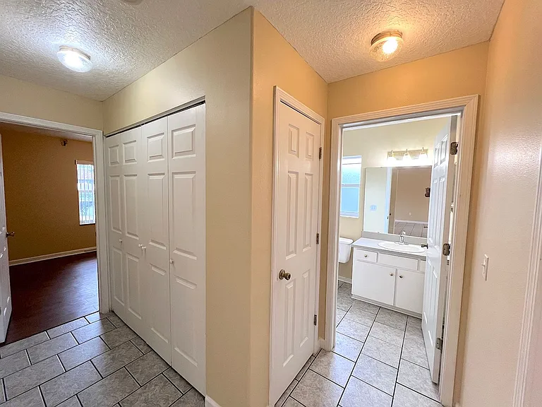 122 Parkview Dr — Photo 24