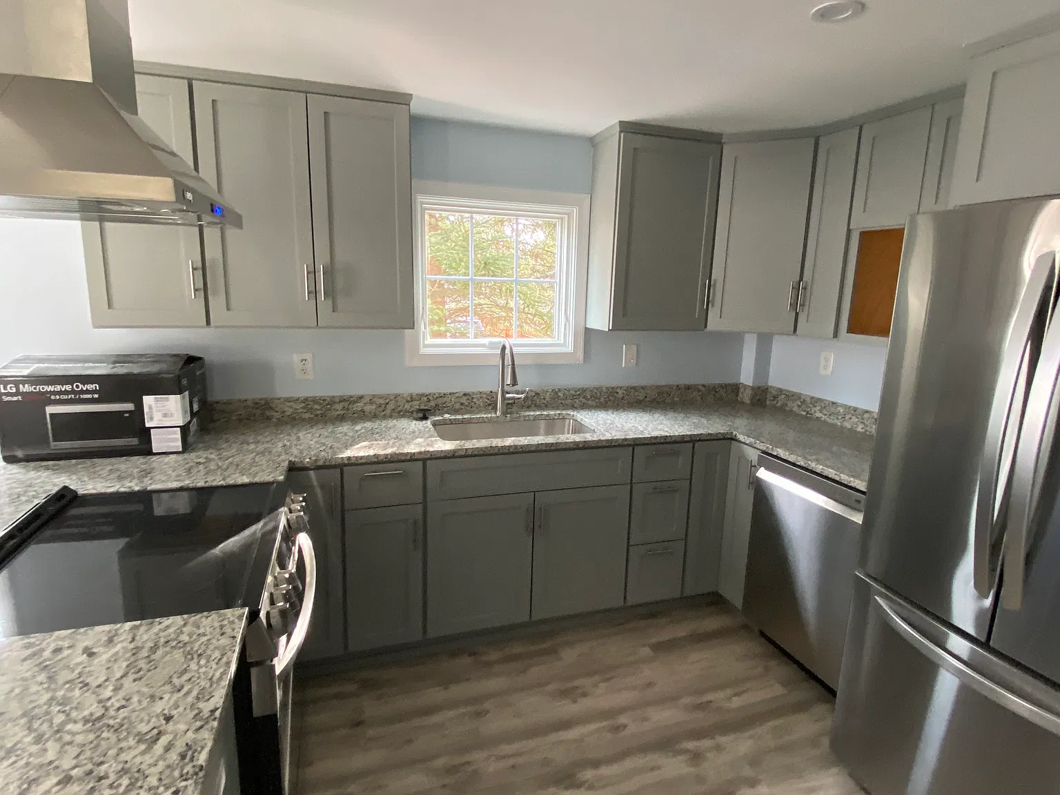 2 bed, 950 sqft, $2,600 — Photo 1