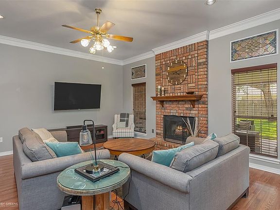 5th image of 2113 Middle Creek Blvd