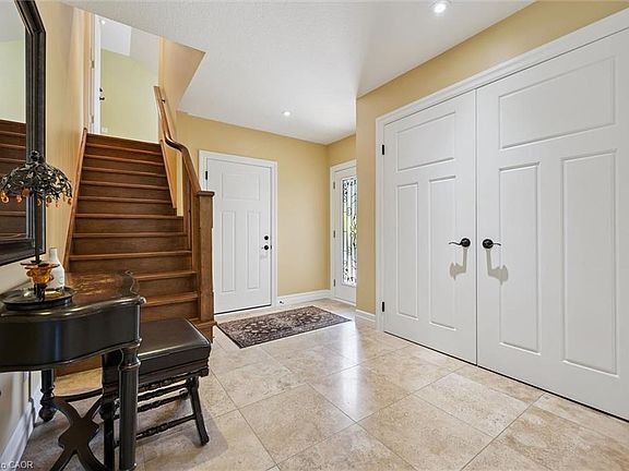 5th image of 57 Margaret Ave S