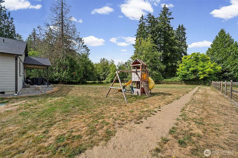 3rd image of 28420 61st Avenue E