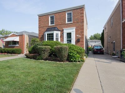 9026 W Forestview Dr, North Riverside, IL, 60546