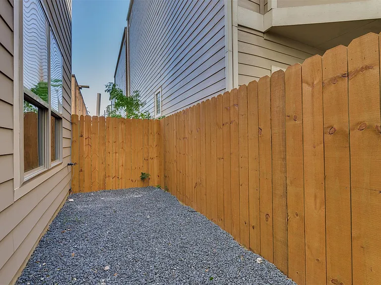 1244 W 26th St — Photo 50