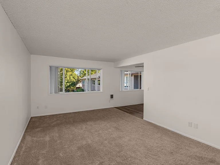 27th East Apartments — Photo 7