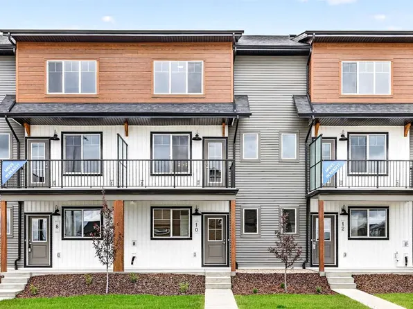 10 S Hotchkiss Parade SE, Calgary, AB T3S 0X5