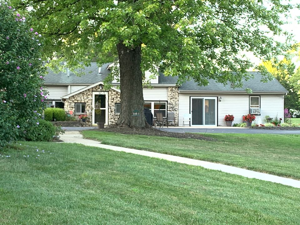 1st image of 979 E Morris Ave