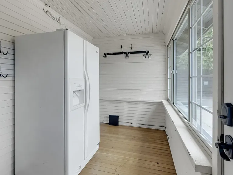 744 SW 14th St — Photo 14