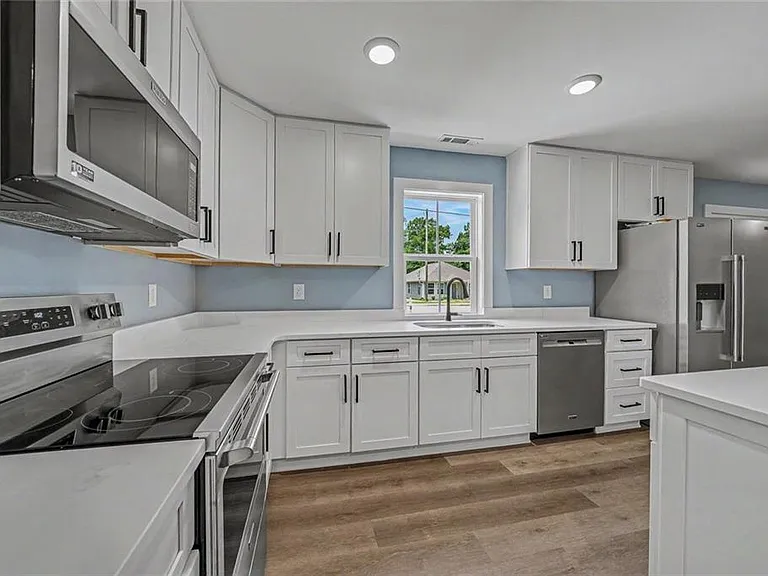 411 Hardy Ave SW — Photo 11
