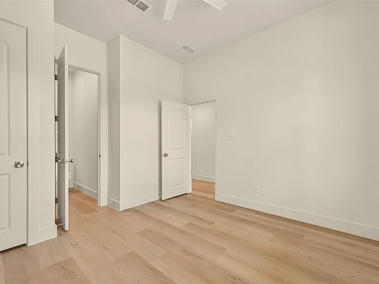 4444 Shady Lake Dr — Photo 28