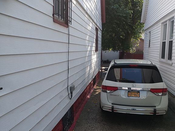 2nd image of 11416 169th St
