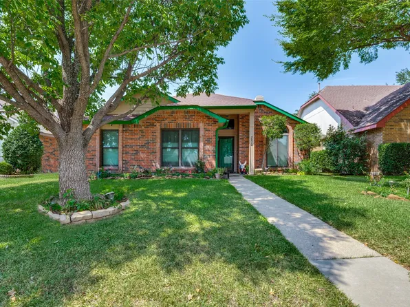 2910 Spinner Ln, Grand Prairie, TX 75052