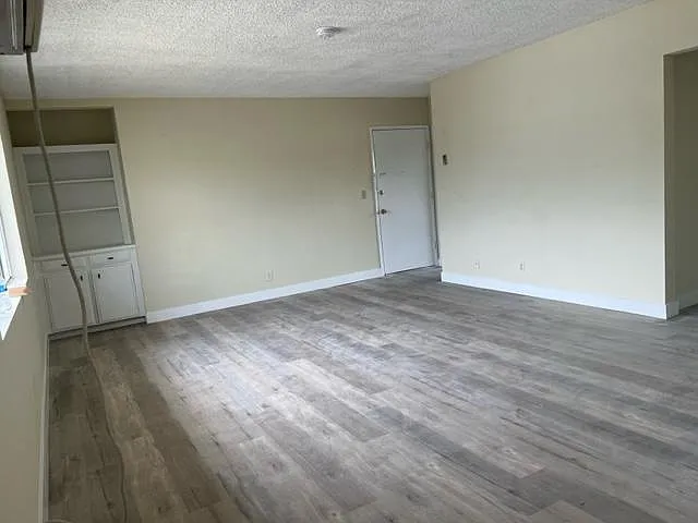 1821 Vine St #9 — Photo 3