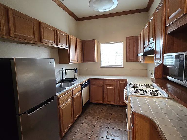 2116 Fairchild St #F — Photo 6