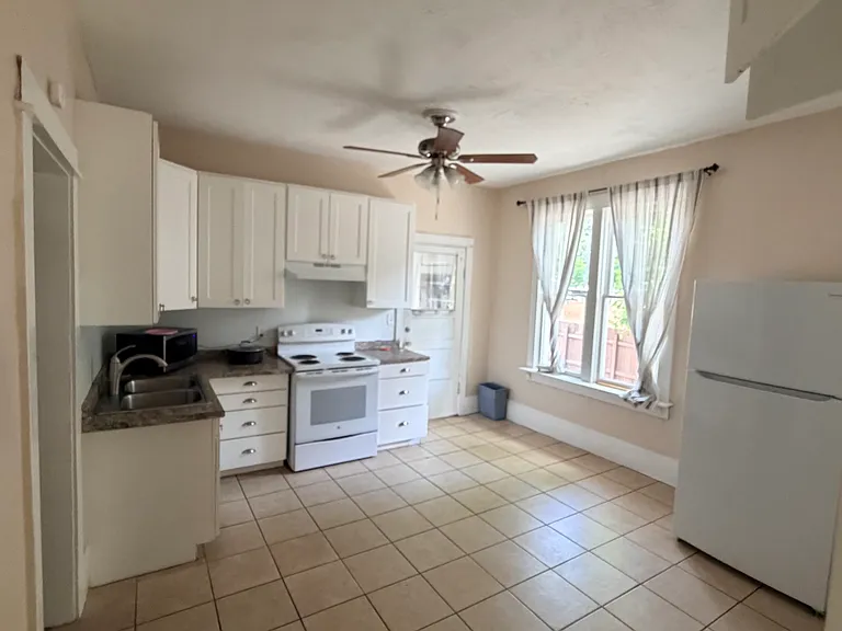 2269 S Green St #1 — Photo 2