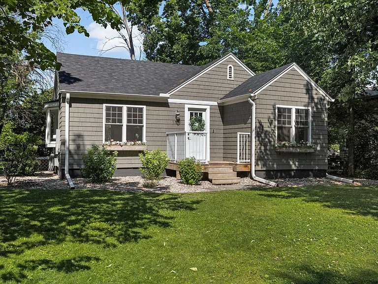 1385 Arbor St — Photo 1
