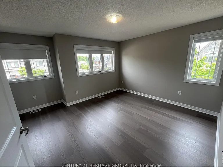 860 Elvidge Trl — Photo 18