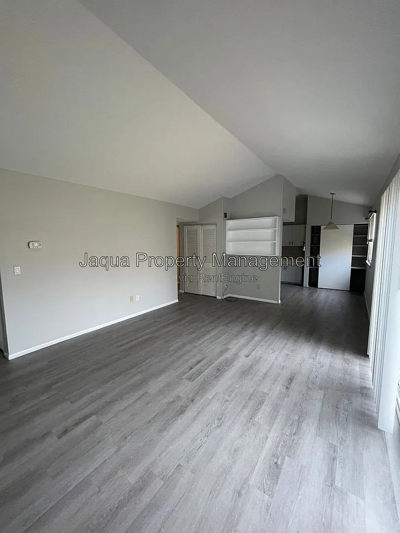 2 bed, 1.0 bath, 820 sqft, $995 — Photo 4