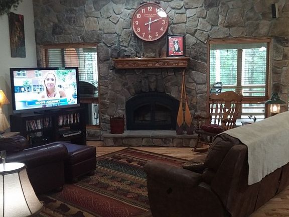 4th image of 222 Faust Dr