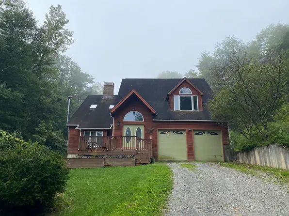469 Swallow Hill Road, Pownal, VT 05261