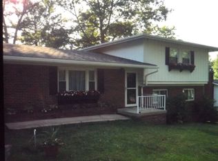 501 Maxwell Hill Rd, Beckley, WV 25801