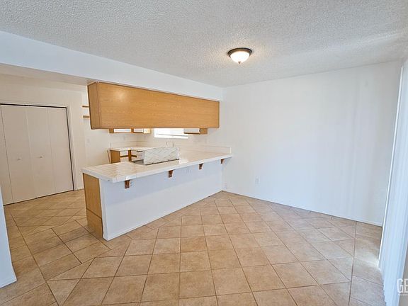 3rd image of 6513 Pine View Dr