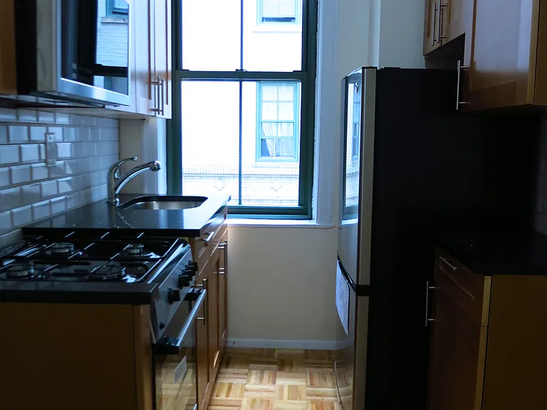 542 E 79th St #2T — Photo 1