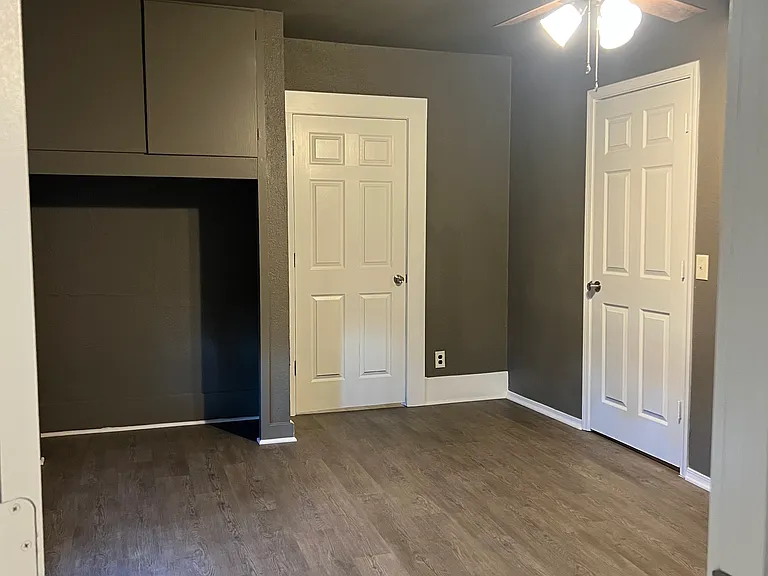 1603 E Industrial Rd — Photo 2