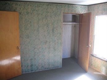 4th image of 1229 Worth St
