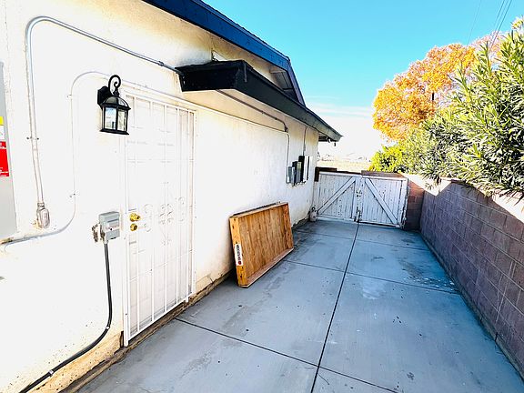 2nd image of 1343 W Norberry St #B